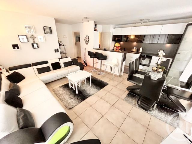 Appartement F4 à vendre - 4 pièces - 80.8 m2 - ETREMBIERES - 74 - RHONE-ALPES - Century 21 Agence Du Lac