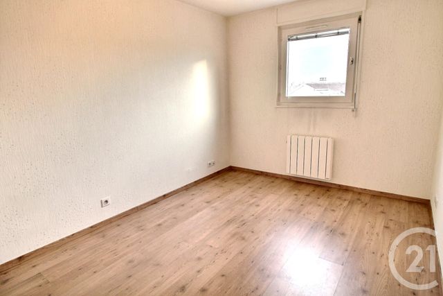 Afficher la photo en grand Appartement F3 à vendre - 3 pièces - 96.26 m2 - GAILLARD - 74 - RHONE-ALPES - Century 21 Agence Du Lac