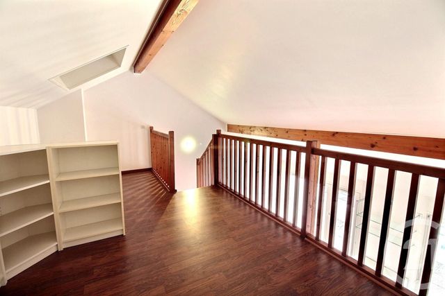 Afficher la photo en grand Appartement F3 à vendre - 3 pièces - 96.26 m2 - GAILLARD - 74 - RHONE-ALPES - Century 21 Agence Du Lac