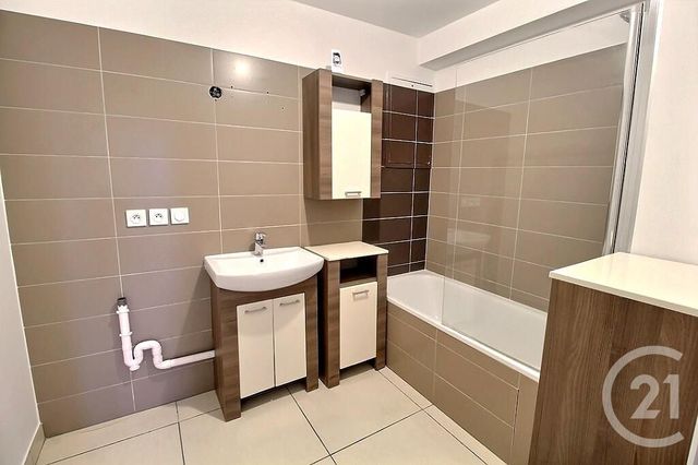 Appartement T3 à vendre - 3 pièces - 69.17 m2 - THONON LES BAINS - 74 - RHONE-ALPES - Century 21 Agence Du Lac