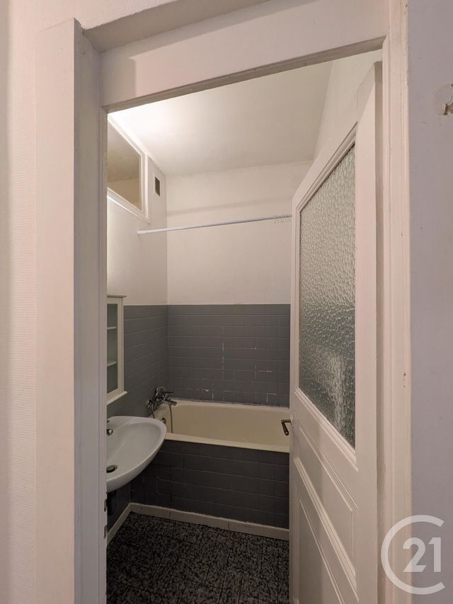 Appartement T3 à vendre - 3 pièces - 66.56 m2 - EVIAN LES BAINS - 74 - RHONE-ALPES - Century 21 Agence Du Lac