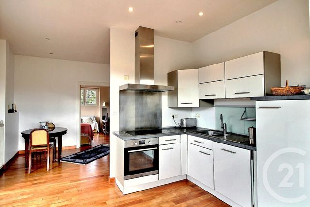 Afficher la photo en grand Appartement F3 à vendre - 3 pièces - 84.71 m2 - GAILLARD - 74 - RHONE-ALPES - Century 21 Agence Du Lac