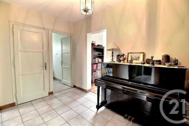 Afficher la photo en grand Appartement F3 à vendre - 3 pièces - 84.71 m2 - GAILLARD - 74 - RHONE-ALPES - Century 21 Agence Du Lac