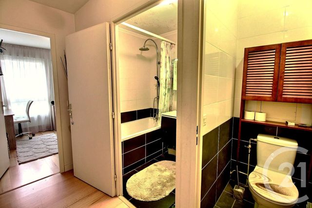 Appartement T4 à vendre - 4 pièces - 83.5 m2 - GAILLARD - 74 - RHONE-ALPES - Century 21 Agence Du Lac