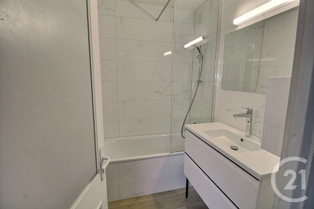 maison à vendre - 6 pièces - 192.36 m2 - CRANVES SALES - 74 - RHONE-ALPES - Century 21 Agence Du Lac